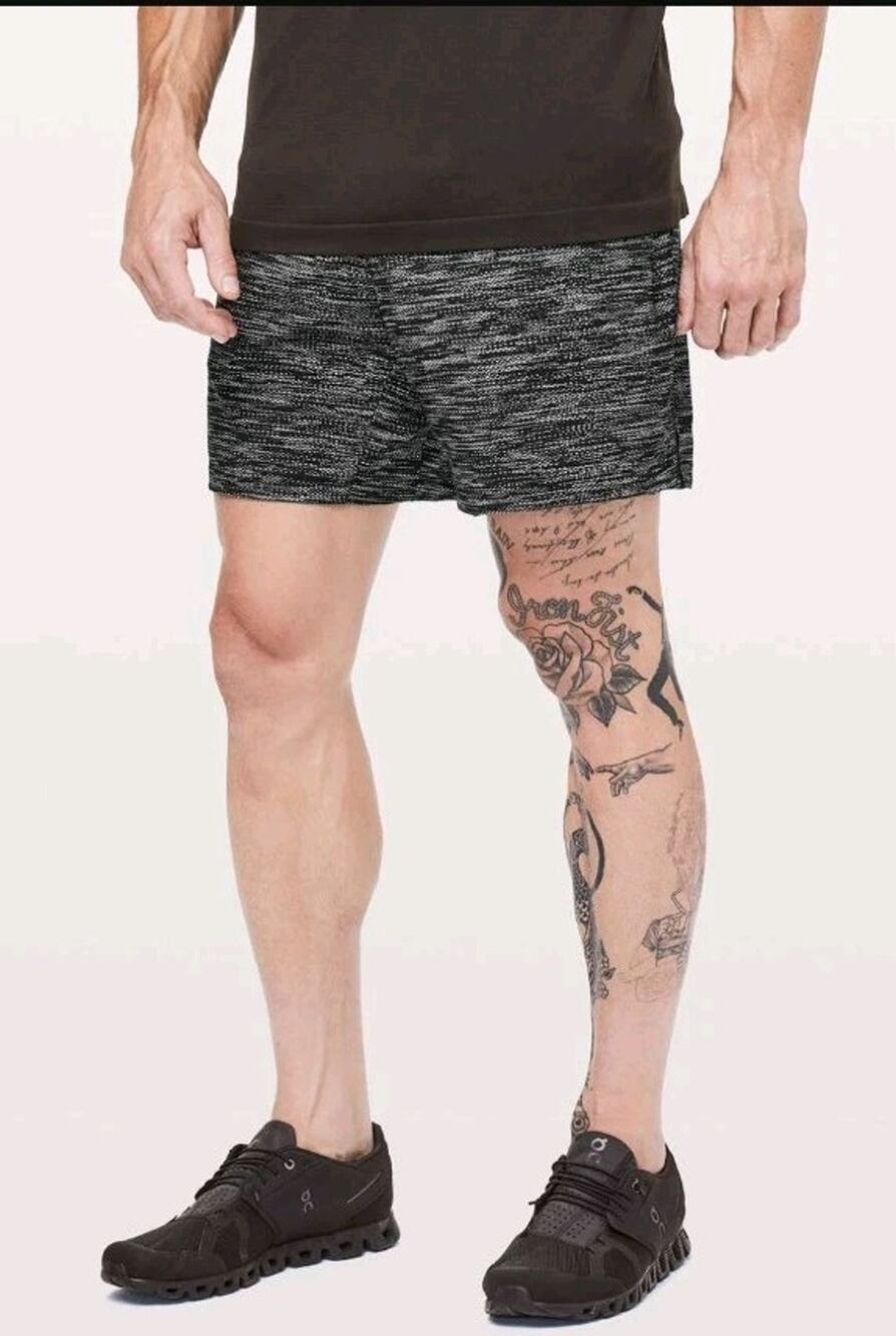 Lululemon Pace Breaker Shorts Lined 9" Mens Large All Court Texture White Black